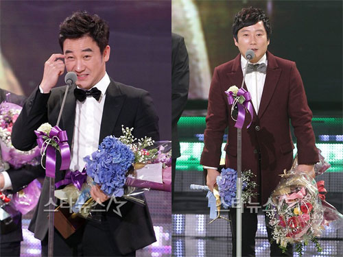 엄태웅(왼쪽)과 이수근이 2011 KBS연예대상 시상식에서 수상소감을 말하고 있다 ⓒ사진=이기범 기자
