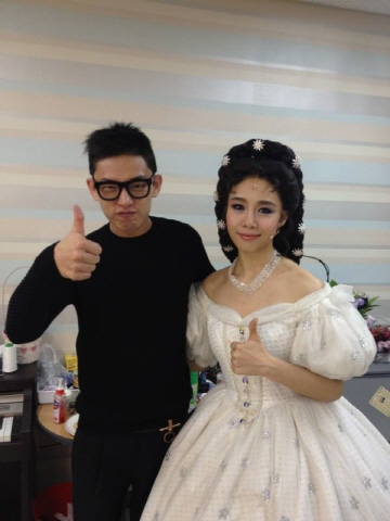 Yoo Ah In proves that he is friends with Ok Joo Hyun