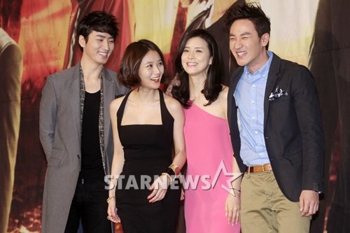 KBS 2TV '적도의 남자'의 주연배우들 이준혁 임정은 이보영 엄태웅(맨 좌측부터)ⓒ사진=안은나 인턴기자