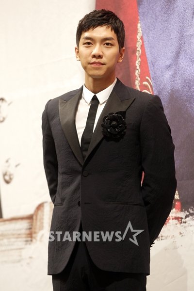 Lee Seung Gi cast as an MC for a new variety program?