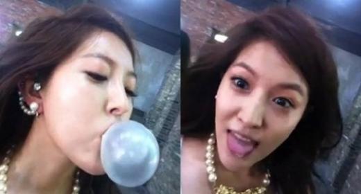 BoA shows off her bubble gum trick, “I’m good at this.”