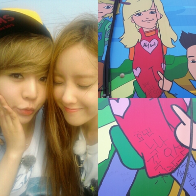 On her birthday, T-ara’s Hyomin takes a cute picture with SNSD’s Sunny