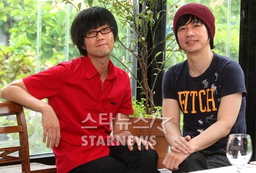 공일오비 객원보컬 조성민(왼쪽)과 장호일 ⓒ홍봉진 기자