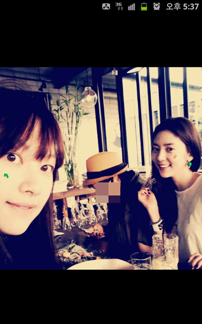 (왼쪽부터)신애,손담비ⓒ사진=손담비 트위터