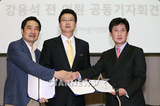 강용석 전 의원(왼쪽) 한국아나운서협회 손범규 회장(가운데) 성세정 전 회장(오른쪽)ⓒ이기범 기자<br /><br />
