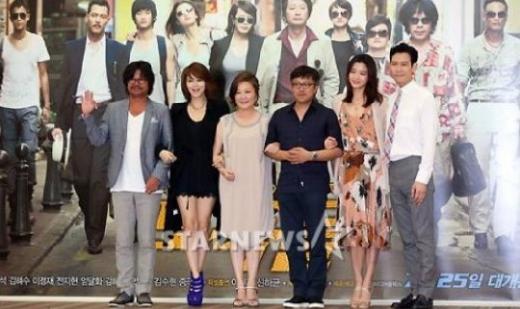 영화 '도둑들'의 주역들, 김윤석 김혜수 김해숙 최동훈 감독 전지현 이정재 (왼쪽부터) ⓒ임성균 기자
