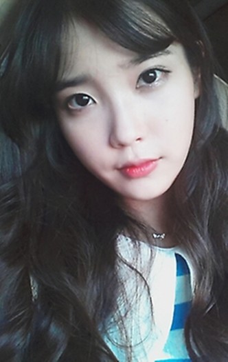 <사진=아이유 트위터>