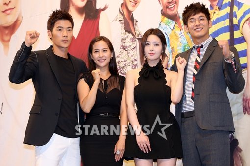 KBS 2TV \'해운대 연인들\'의 출연진 김강우 조여정 남규리 정석원(맨 좌측부터 우측으로) ⓒ이기범 기자