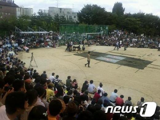 일 서울 양천구 신월동 신원초등학교에서 온라인 커뮤니티 SLR 클럽의 'T24 소셜 페스티벌'이 열렸다. ⓒ News1 