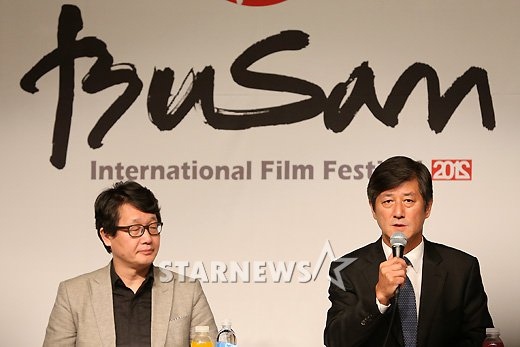 김지석 수석프로그래머(왼쪽) 이용관 집행위원장 ⓒ이기범 기자