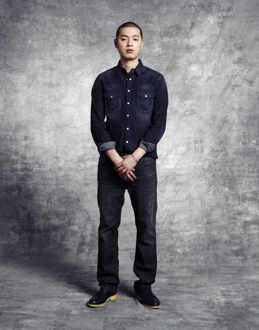 슈프림팀 이센스 