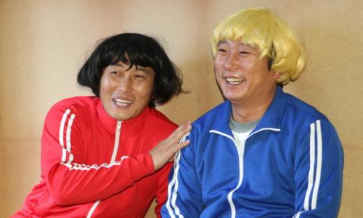 (왼쪽부터) 개그맨 김병만, 이수근 ⓒ사진제공=JTBC