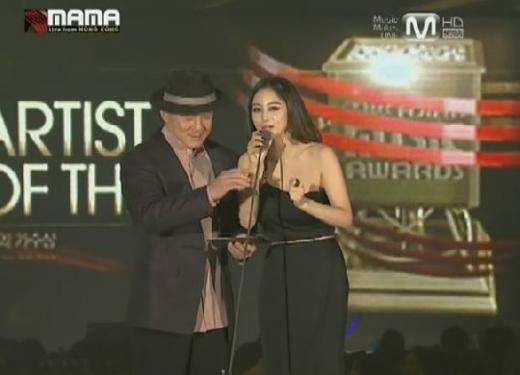 성룡(왼쪽)과 한예슬 <화면캡처=Mnet>