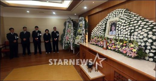 빈소 지키는 故 조성민 유족들 ⓒ사진=임성균 기자 tjdrbs23@