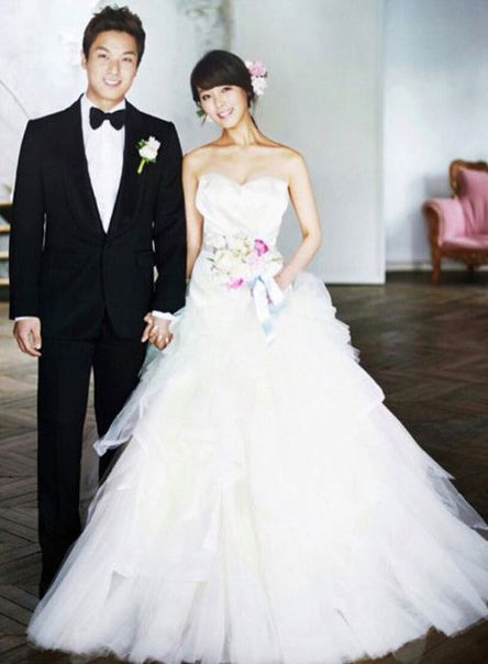 제임스 박(왼쪽)과 선예 ⓒ사진=제이웨딩 제공