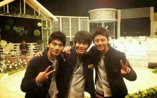 좌로부터 이이경, 곽정욱, 이지훈 (사진=이지훈 트위터 캡쳐)