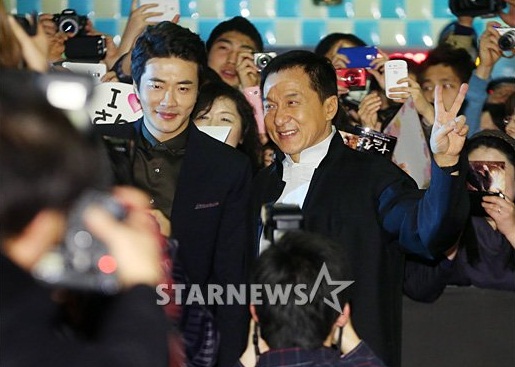 권상우(왼쪽) 성룡 ⓒ이동훈 기자