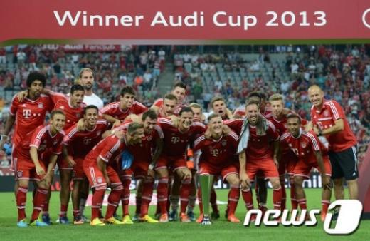 지난 8월 열린 '2013 아우디컵'에서 우승을 차지한 바이에른 뮌헨. /사진 AFP=News1<br /><br />
<br /><br />
