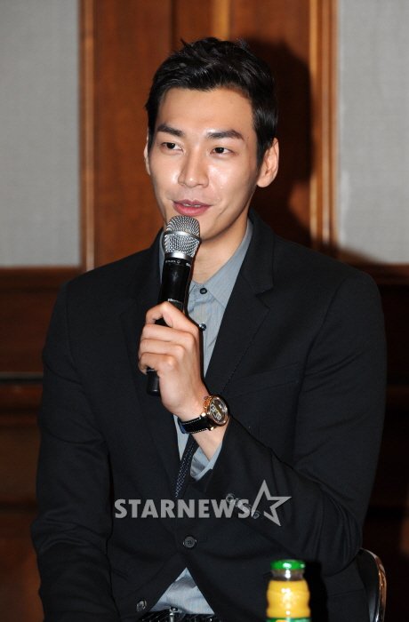 김영광, 12일 조용히 논산行..6개월 공익근무요원 복무 - 스타뉴스 김영광, 12일 조용히 논산行..6개월 공익근무요원 복무 - 스타뉴스