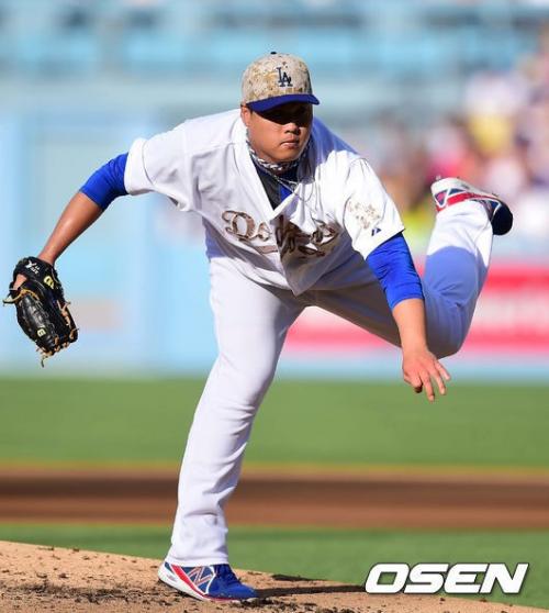 7⅓이닝 3실점으로 시즌 5승과 홈 첫 승을 따낸 류현진. /사진=OSEN<br /><br />
<br /><br />
<br /><br />
