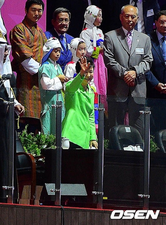 박근혜 대통령이 인천아시안게임 개막식에 참석해 개회를 선언했다. /사진=OSEN
