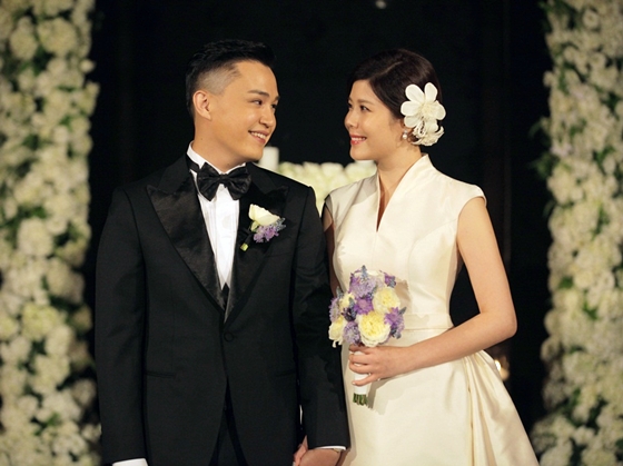19일 결혼식을 올린 가수 이수(왼쪽)와 린 / 사진제공=뮤직앤뉴