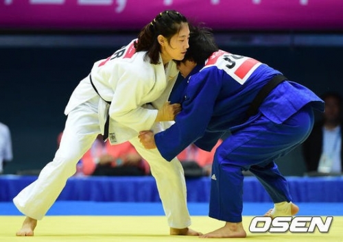 여자 57kg급에서 은메달을 따낸 김잔디. /사진=OSEN<br /><br />
<br /><br />
<br /><br />
