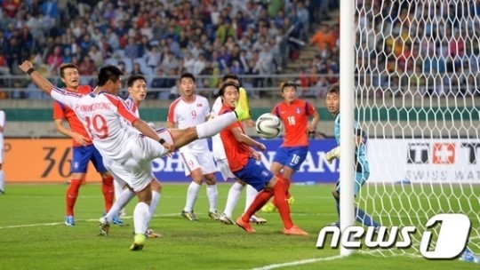 임창우의 극적인 결승골로 1-0 승리를 거둔 한국(붉은색). /사진=News1