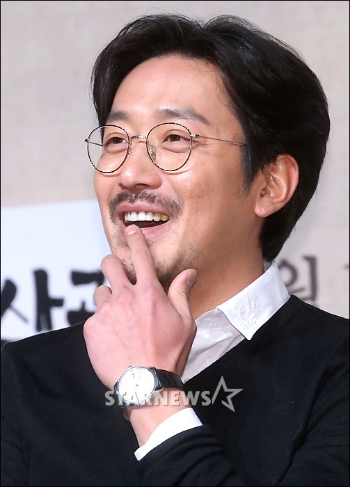 영화 '허삼관'의 주연과 연출을 동시에 맡은 하정우. /사진=김미화 기자<br /><br />
<br /><br />
<br /><br />
