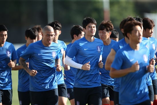 10일 오만과 2015 아시안컵 첫 경기를 치르는 한국 축구대표팀 선수들. /사진=대한축구협회 제공<br /><br />
<br /><br />
