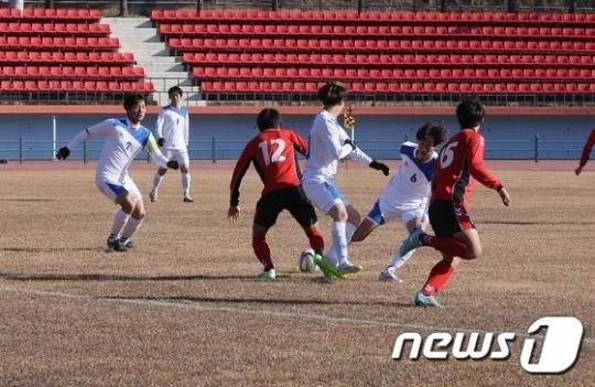 한국인기 가장 좋아하는 운동으로 축구가 1위이 올랐다. 사진은 고교축구 경기 모습. /사진=합천군, 뉴스1 제공