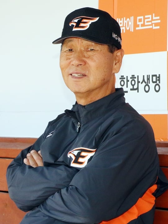 한화 김성근 감독. /사진=한화 이글스 제공<br /><br />
<br /><br />
