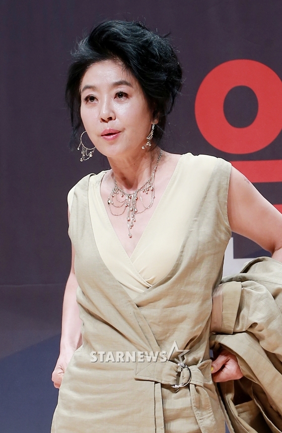 김부선, 황석정 향한 입장 번복.. 김부선, 황석정 향한 입장 번복..