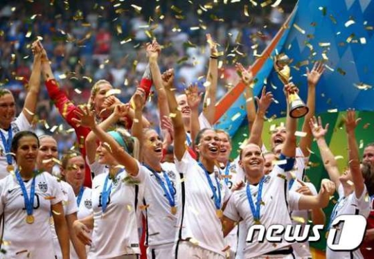일본을 제압하고 여자 월드컵 우승을 차지한 미국. /사진=뉴스1