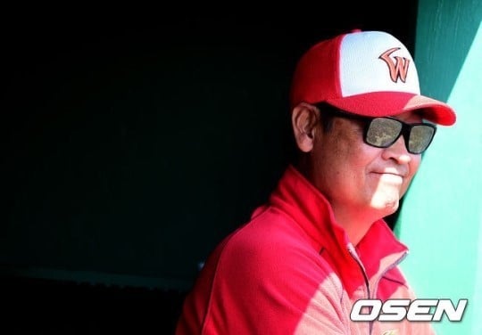 SK 김용희 감독. /사진=OSEN<br /><br />
<br /><br />
