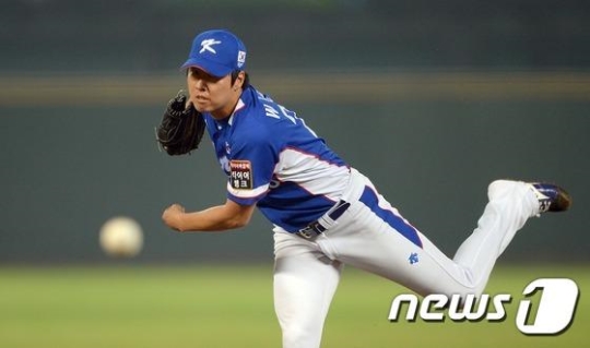 불펜에서 롱릴리프로 뛰며 맹활약을 펼치고 있는 차우찬. /사진=뉴스1<br /><br />
<br /><br />
<br /><br />
