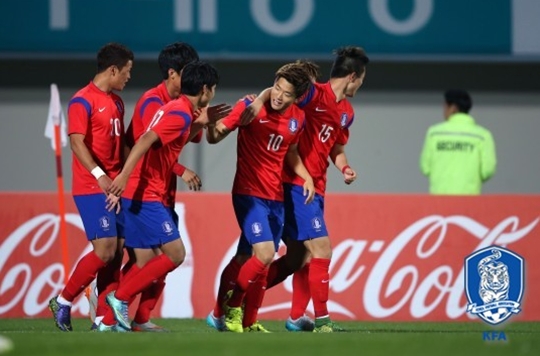 류승우(오른쪽에서 두 번쨰). /사진=대한축구협회 제공