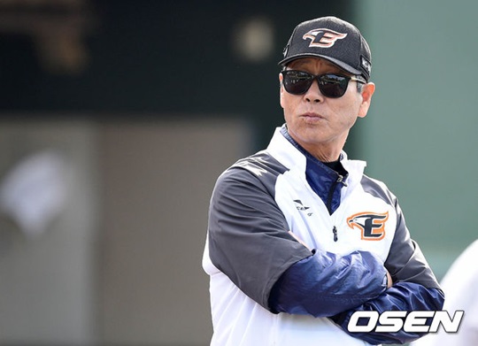 한화 이글스 김성근 감독. /사진=OSEN<br /><br />
<br /><br />
