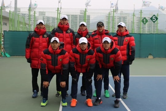 우승을 차지한 국군체육부대 테니스단. /사진=대한테니스협회 제공<br /><br />
<br /><br />
