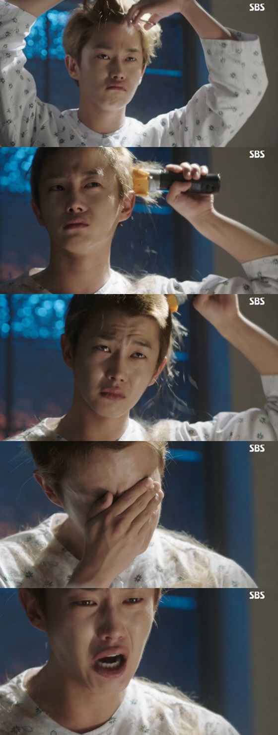 지난 15일 방송된 SBS '닥터스'에서 김민석이 삭발을 하고 있는 모습 /사진=방송화면캡처