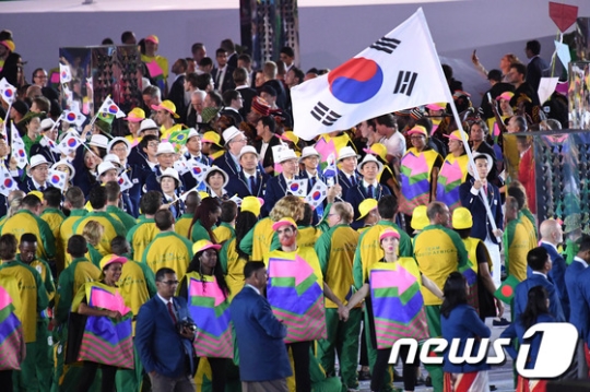 2016 리우올림픽 개막식에서 입장하고 있는 한국 선수단./사진=뉴스1