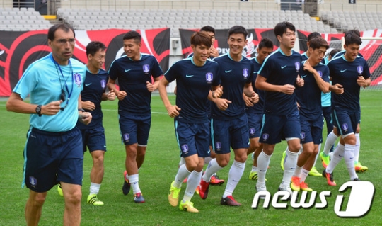 지난달 29일 중국전을 앞두고 소집된 한국 축구 대표팀. /사진=뉴스1<br /><br />
<br /><br />
