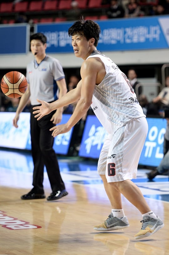 4쿼터부터 맹활약하며 팀 승리를 이끈 박상오. /사진=KBL 제공