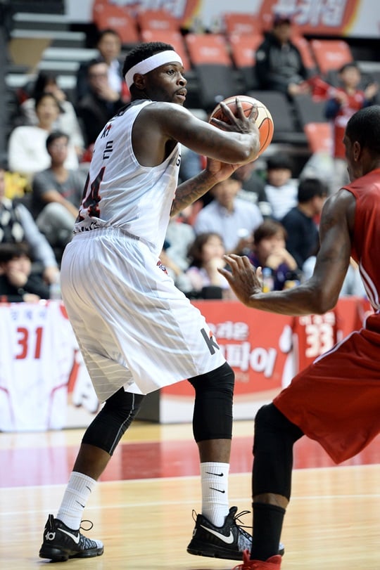 3쿼터 활약하며 팀 추격의 발판을 쌓은 래리 고든. /사진=KBL 제공