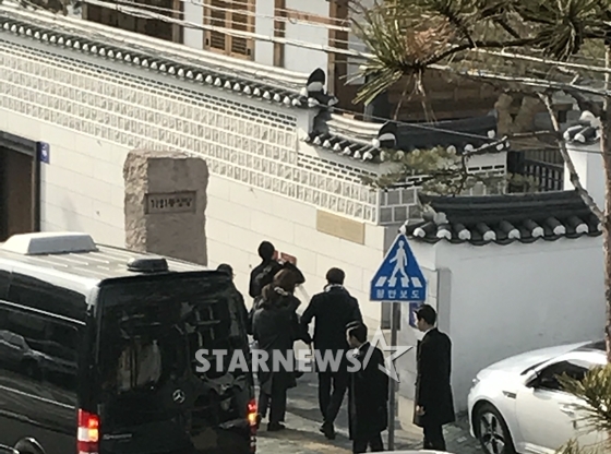 19일 진행되는 비와 김태희 결혼식에 참석한 하객 /사진=김창현 기자 