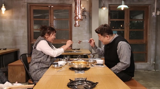 이수지(왼쪽)와 유민상/사진제공=JTBC