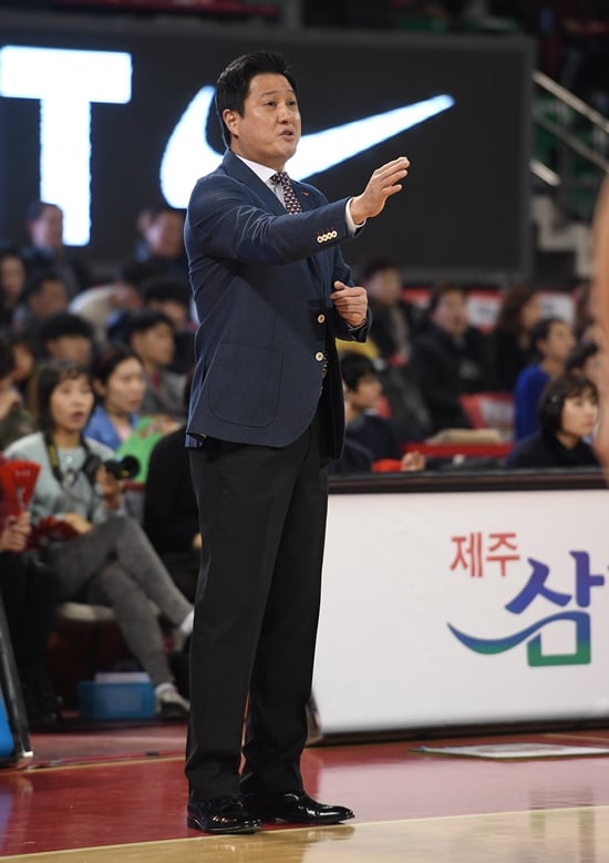 문경은 감독. /사진=KBL<br /><br />
<br /><br />
