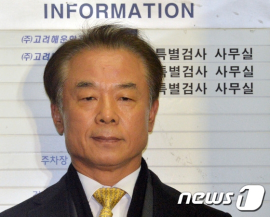김인식 코이카 이사장이 박영수 특검 사무실에 참고인 신분으로 출석하고 있다./사진=뉴스1