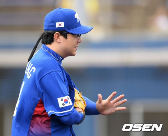 선발로 나서 2이닝 1실점을 기록한 양현종.<br /><br />
<br /><br />
