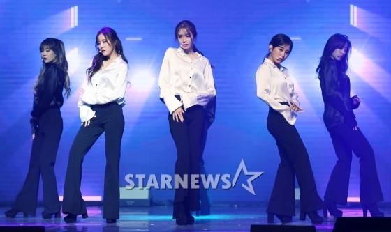 티아라 